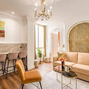 Luxury 2 Bedrooms - Louvre Museum Appartement
