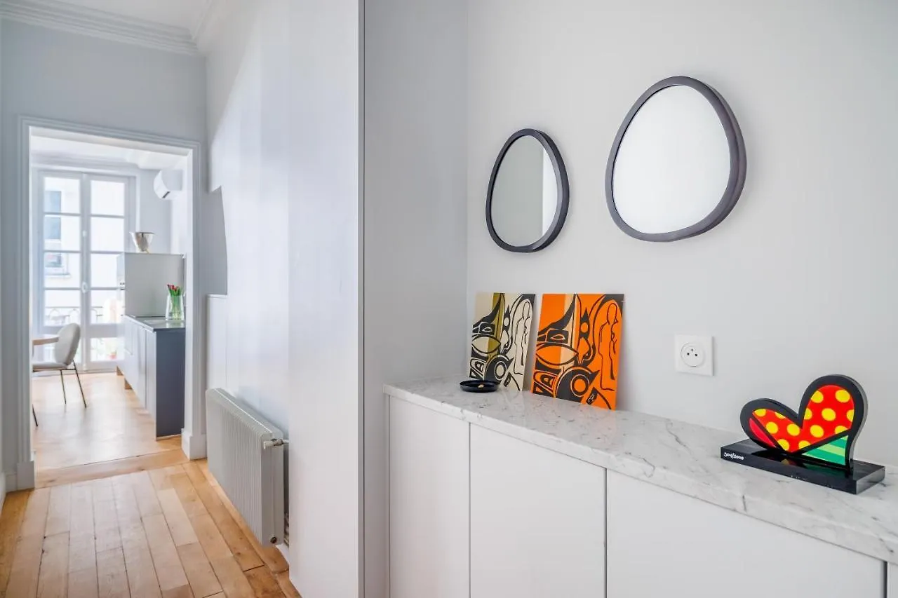 Luxury Living A Montorgueil Apartment Paris France