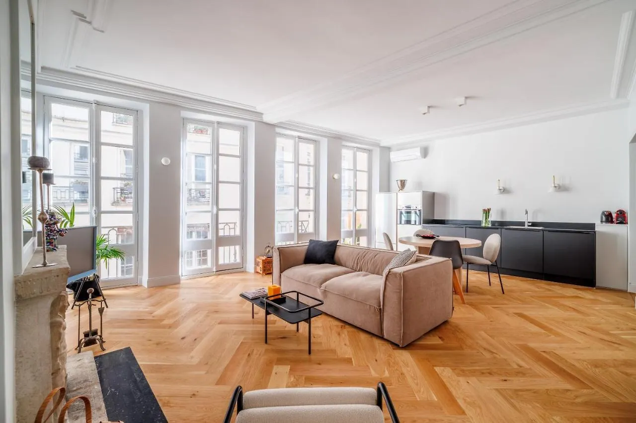 Luxury Living A Montorgueil Apartment Paris France