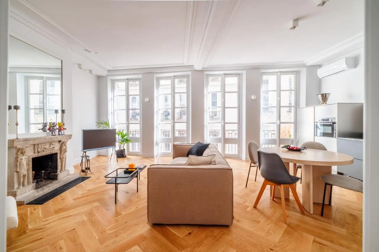 Luxury Living A Montorgueil Apartment Paris